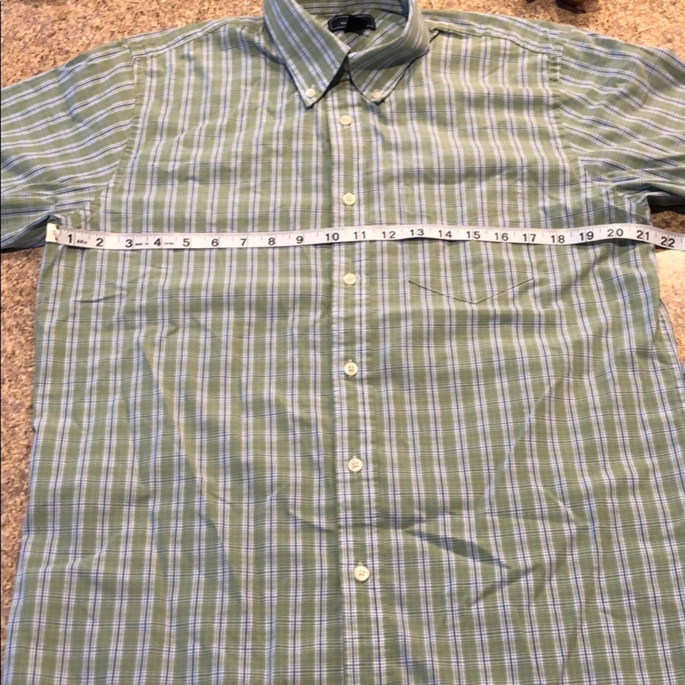 2 Men’s Medium Short Sleeve Button Down Shirts - Picture 6 of 10